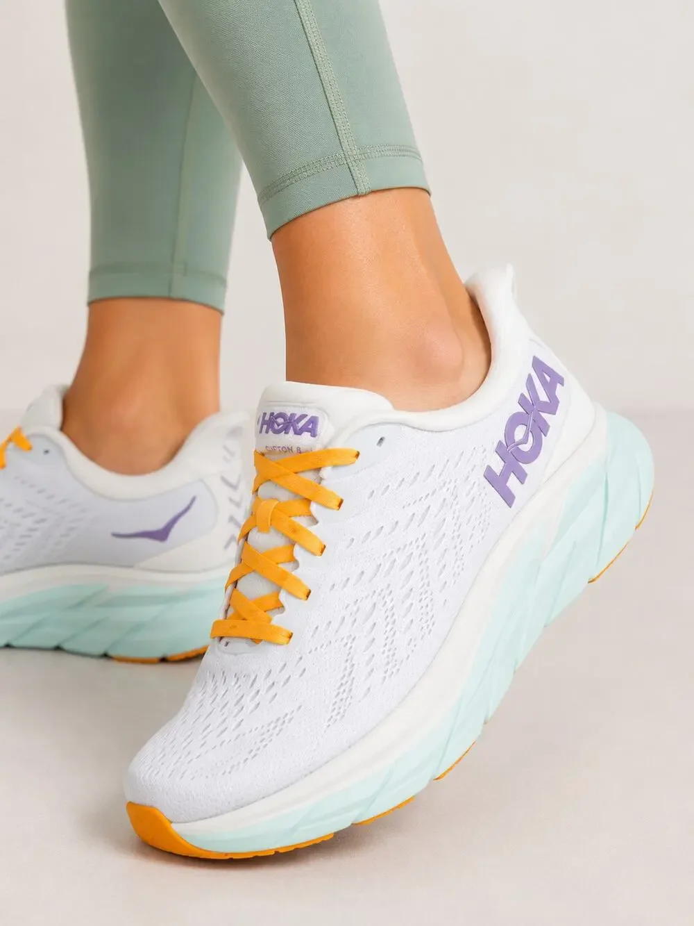 Hoka One One Women's SZ 10 Wide Clifton 8 Running Shoes Blanc De Blanc/White